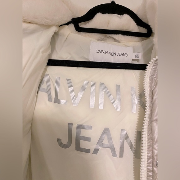Calvin Klein Crop Shine Hooded Puffer Jacket - Picture 3 of 5